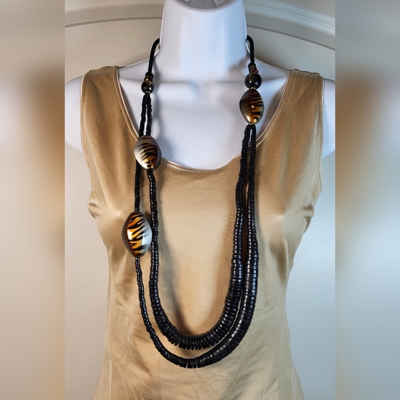 Bold and Chunky Beaded TIGER Statement Jewelry - Necklace, Bracelet and Earrings - Picture 3 of 4